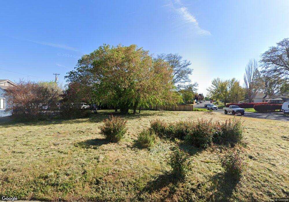 59 S 6th St, Central Point, OR 97502 - photo 1