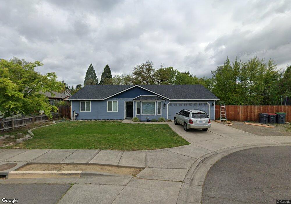 853 Greenleaf Ln, Central Point, OR 97502 - photo 1