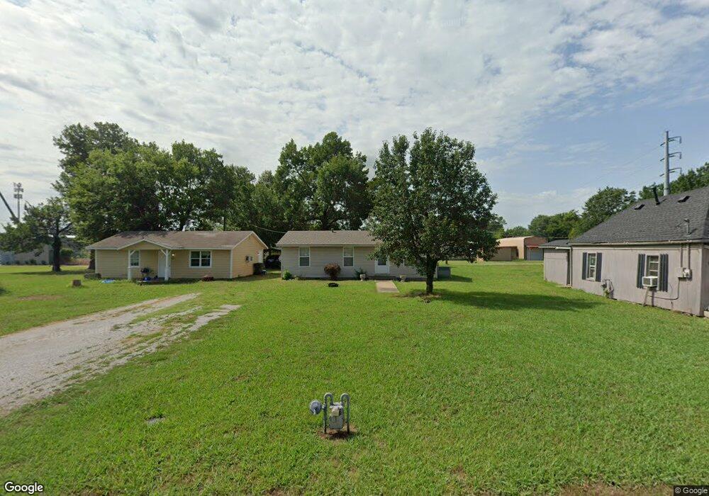 819 W 9th St, Claremore, OK 74017 - photo 1