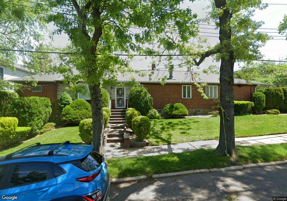 26003 60th Ave, Little Neck, NY 11362 - photo 1