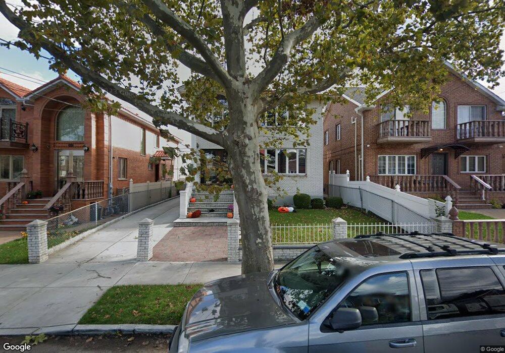 17-11 150th St unit 2nd Fl, Flushing, NY 11357 - photo 1