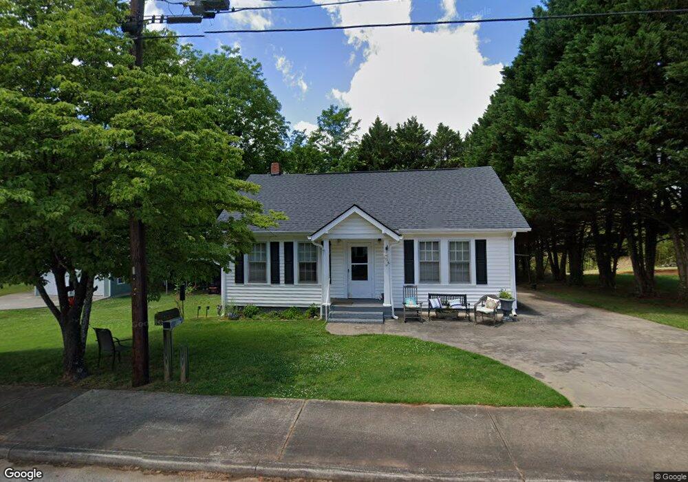 103 N Pine St, Walhalla, SC 29691 - photo 1