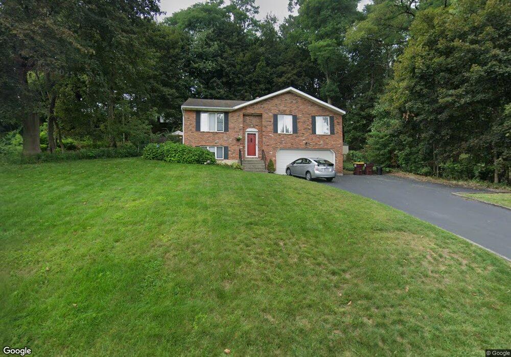 7 McDonald La, East Greenbush, NY 12144 - photo 1