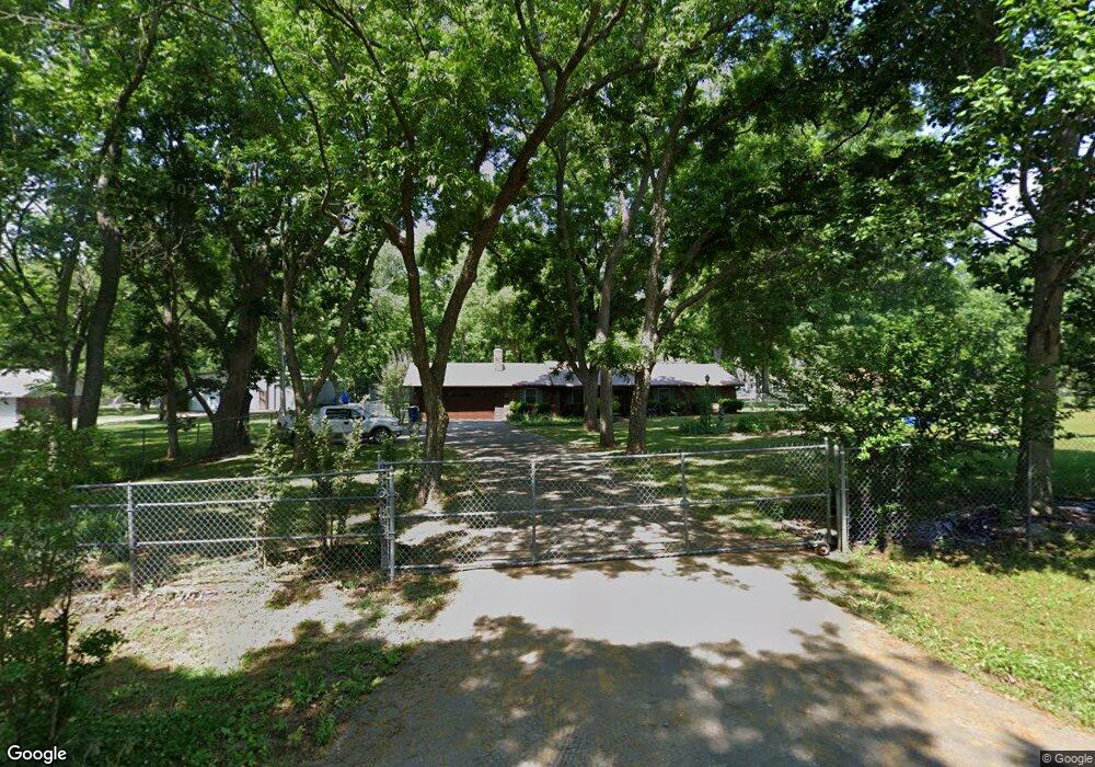 1101 N Kiowa St, Chouteau, OK 74337 - photo 1