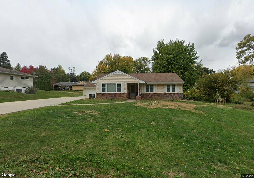 317 W 10th St S, Newton, IA 50208 - photo 1