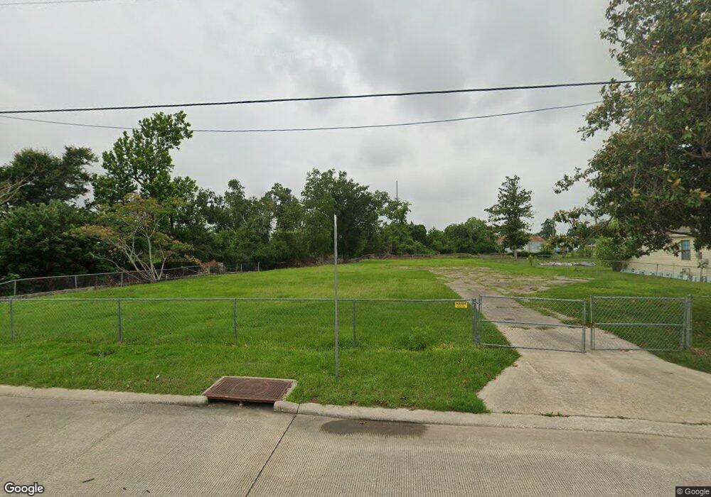 724 Kingsley St, Lake Charles, LA 70601 - photo 1