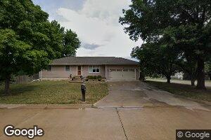 901 Gillespie Dr, Manhattan, KS 66502