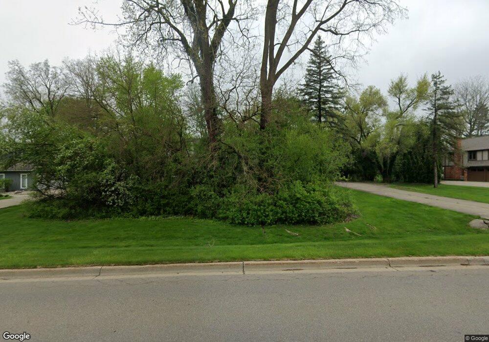 2918 Squirrel Rd, Bloomfield Hills, MI 48304 - photo 1