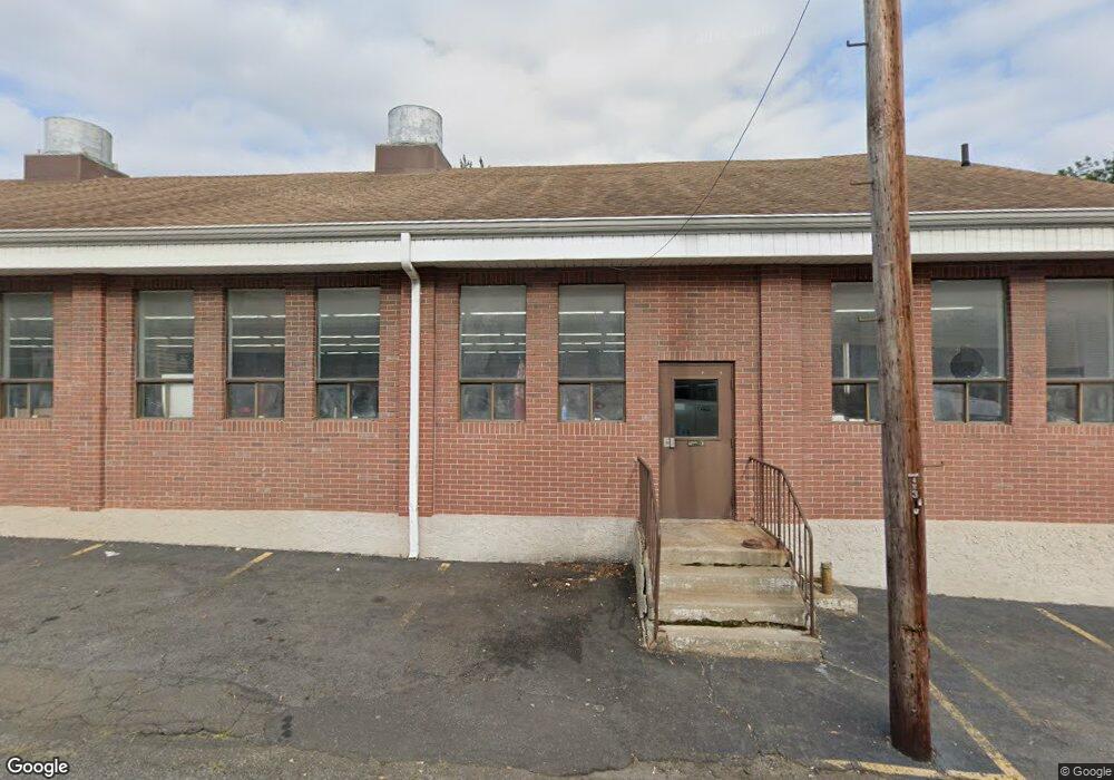 113 Thorpe St unit 113, Fairfield, CT 06824 - photo 1