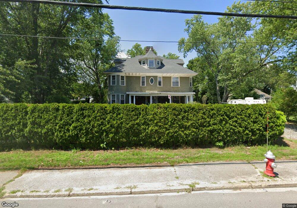 643 Sandy Ln, Warwick, RI 02889 - photo 1