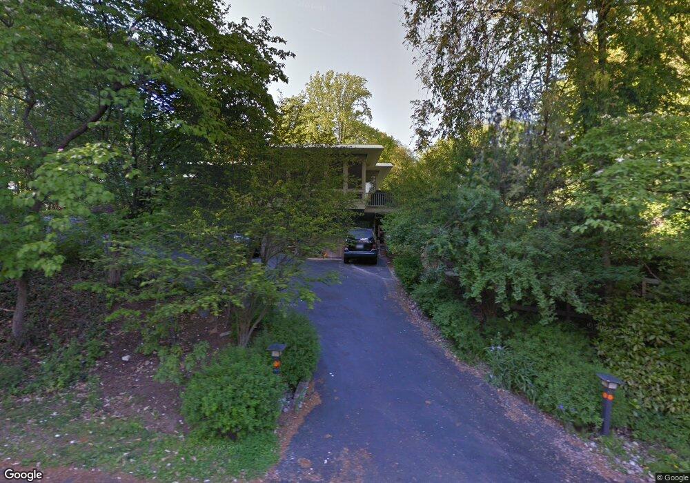 7904 Deepwell Dr, Bethesda, MD 20817 - photo 1