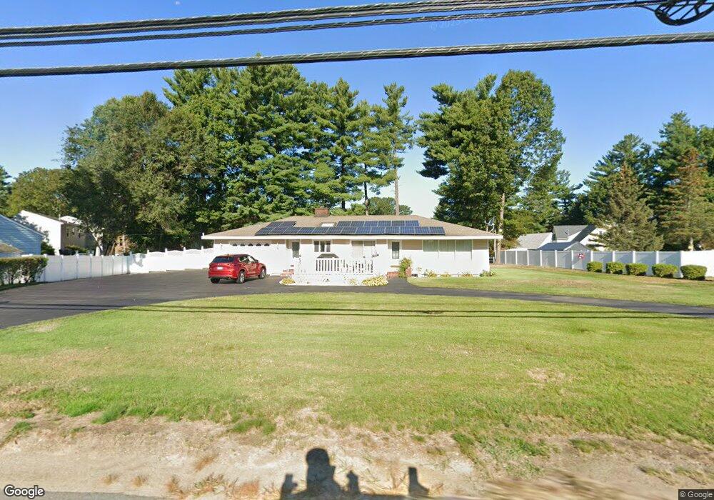 163 E Dunstable Rd, Nashua, NH 03062 - photo 1