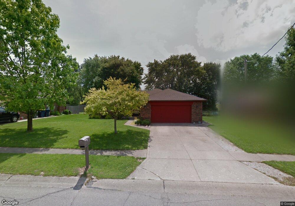 320 Center St, Whiteland, IN 46184 - photo 1