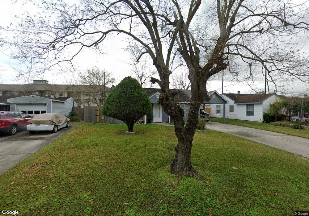 7406 Lakehurst Dr, Houston, TX 77087 - photo 1