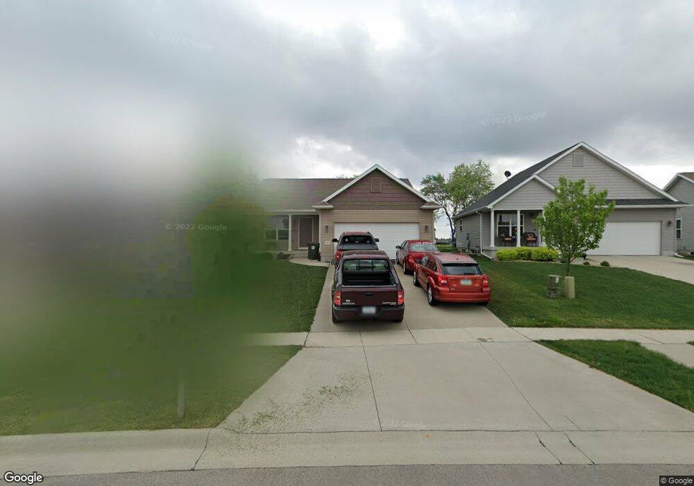 1444 Hummingbird Cir, Waterloo, IA 50702 - photo 1