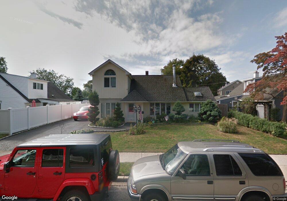 176 Barbara Ln, Levittown, NY 11756 - photo 1