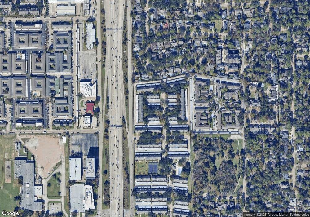 10352 Longmont Dr unit 46, Houston, TX 77042 - photo 1