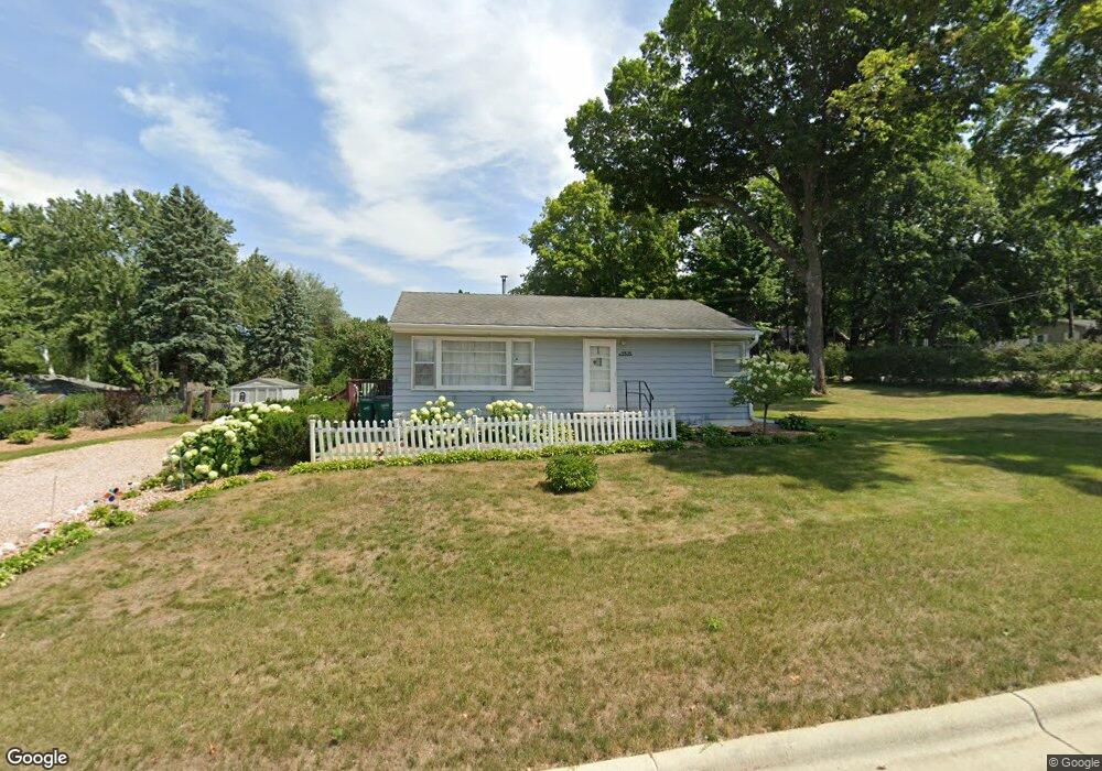 5525 Manitou Ln, Excelsior, MN 55331 - photo 1