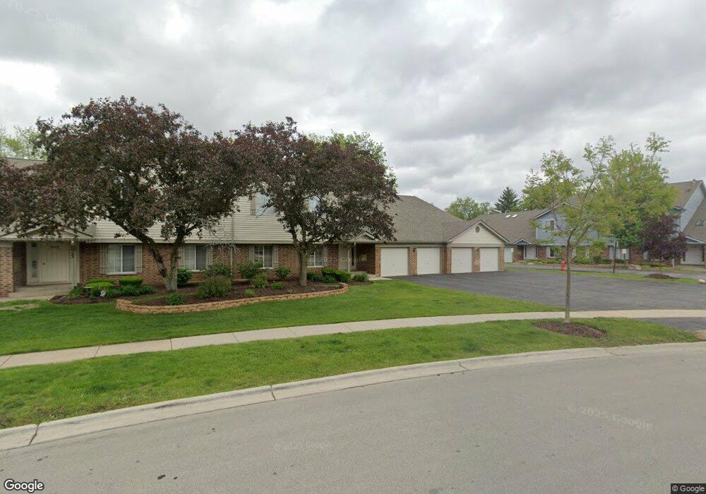 1527 Commodore Ln unit 7020-8, Schaumburg, IL 60193 - photo 1