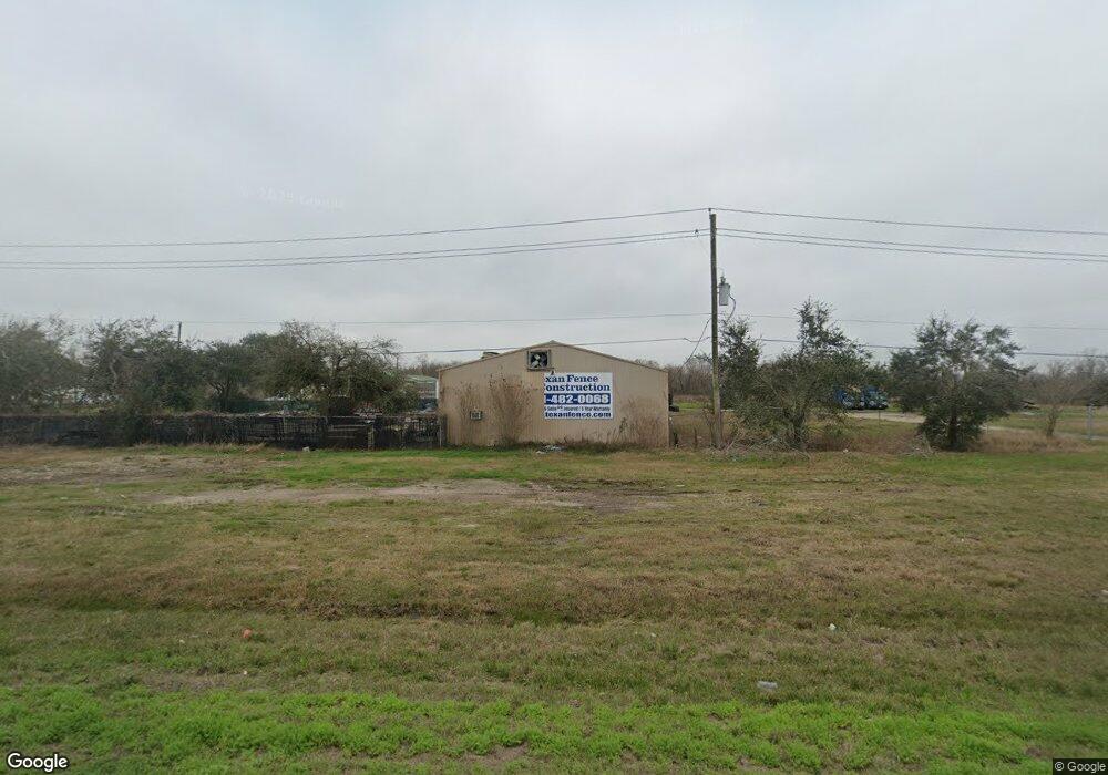 2502 S Johnson St, Alvin, TX 77511 - photo 1
