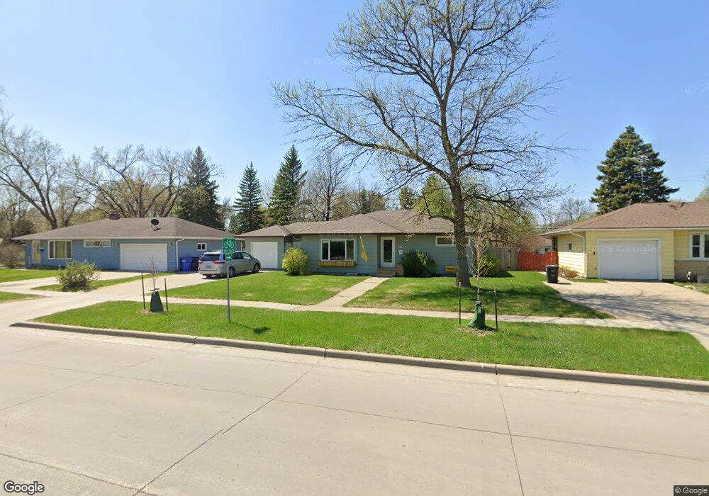 1743 5th St S, Fargo, ND 58103 - photo 1