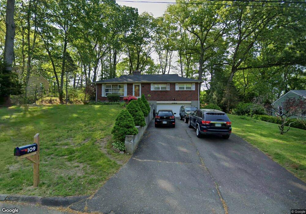 109 Woolsley Ave, Trumbull, CT 06611 - photo 1