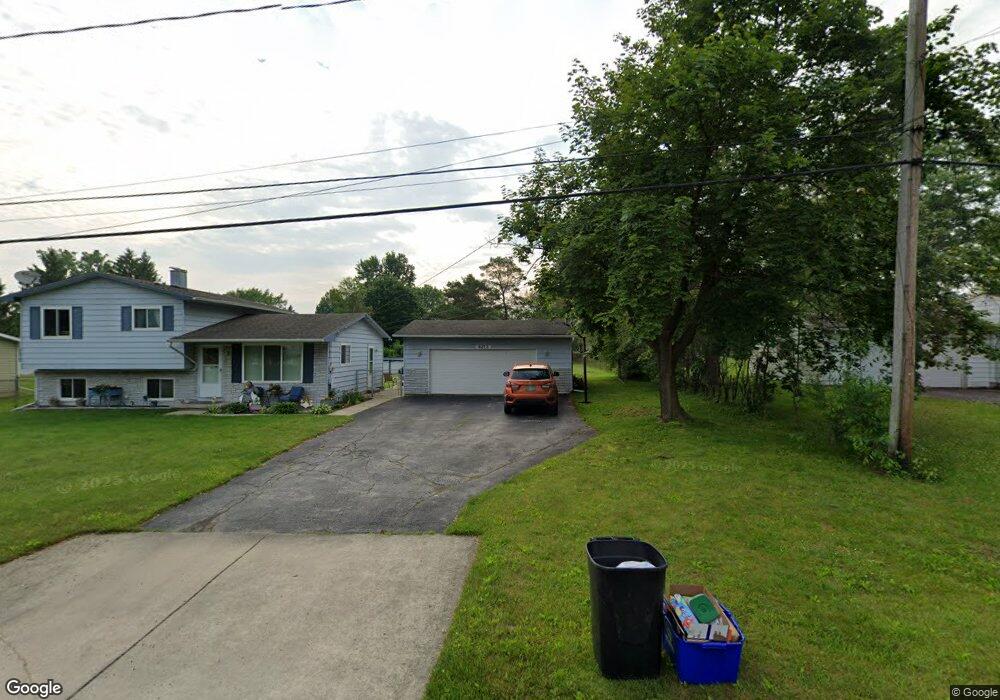 4312 Bobwhite Dr, Flint, MI 48506 - photo 1