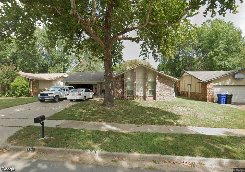 208 E Waco St, Broken Arrow, OK 74011 - photo 1