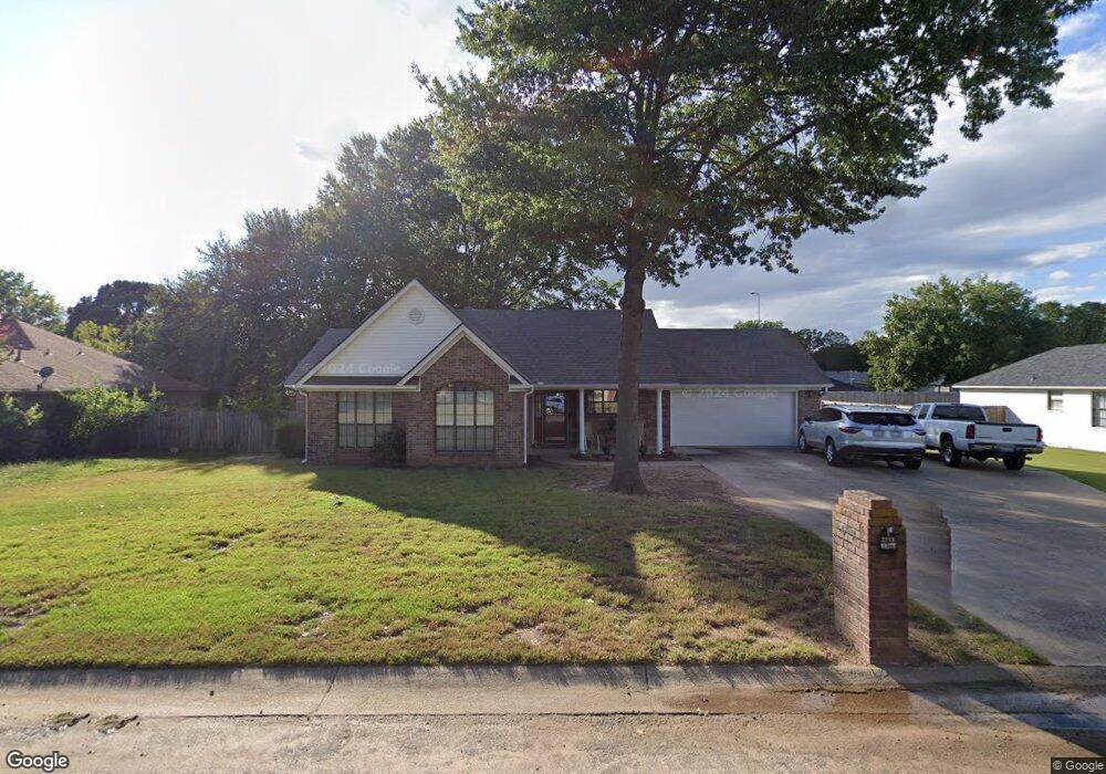 2215 Maplewood Dr, Conway, AR 72032 - photo 1