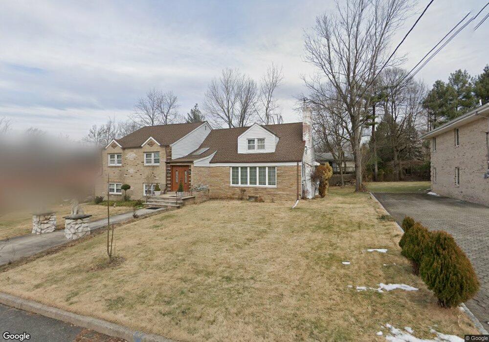 11 Karens Ln, Englewood Cliffs, NJ 07632 - photo 1