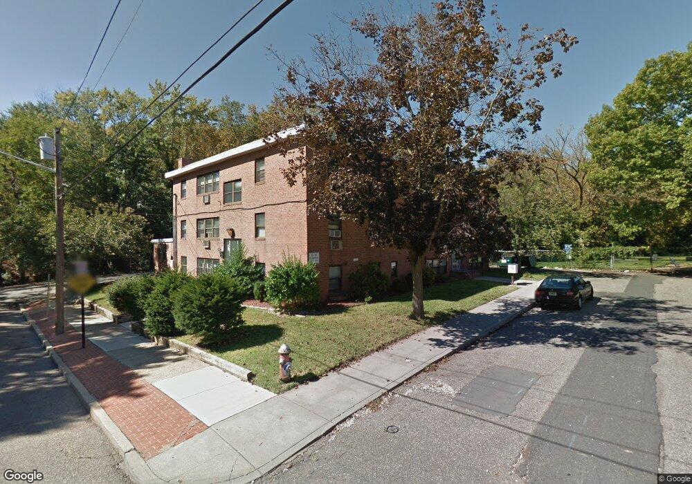 55 Brookside Ave, New Brunswick, NJ 08901 - photo 1