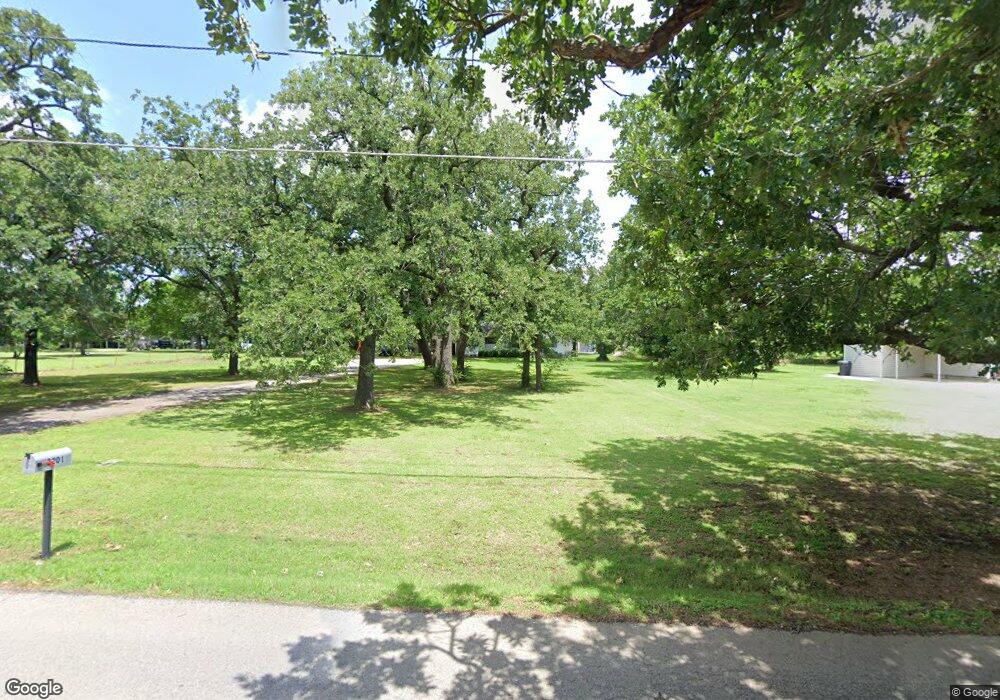 2201 3rd Ave NE, Ardmore, OK 73401 - photo 1