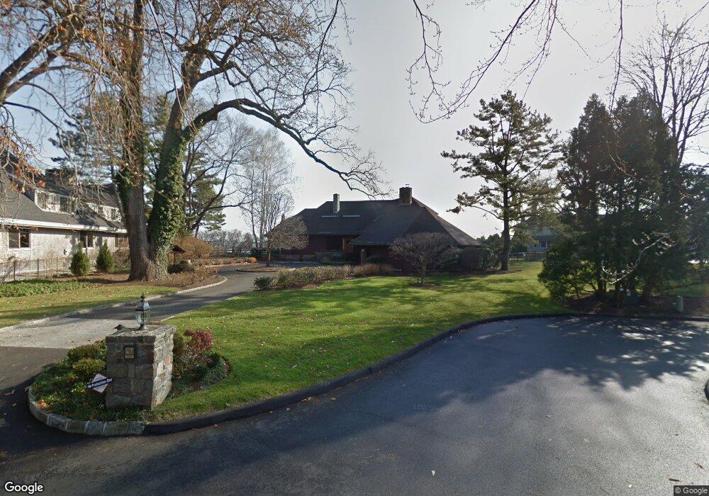 124 Cummings Point Rd, Stamford, CT 06902 - photo 1