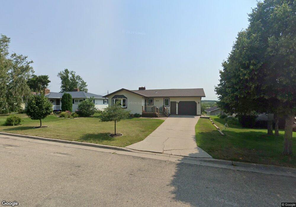 1414 11th St SE, Jamestown, ND 58401 - photo 1