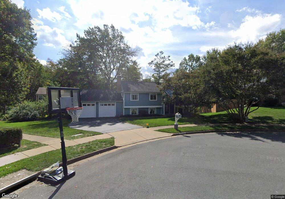 2882 Crossbow Ct, Vienna, VA 22181 - photo 1