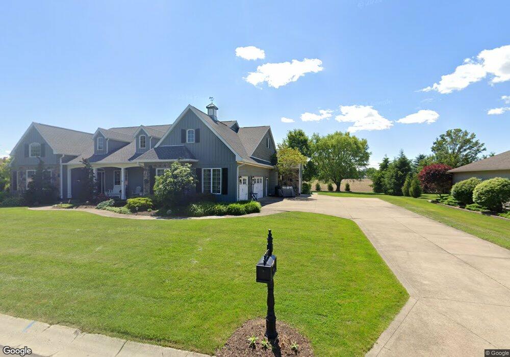 1117 Hillcrest Dr, Bucyrus, OH 44820 - photo 1