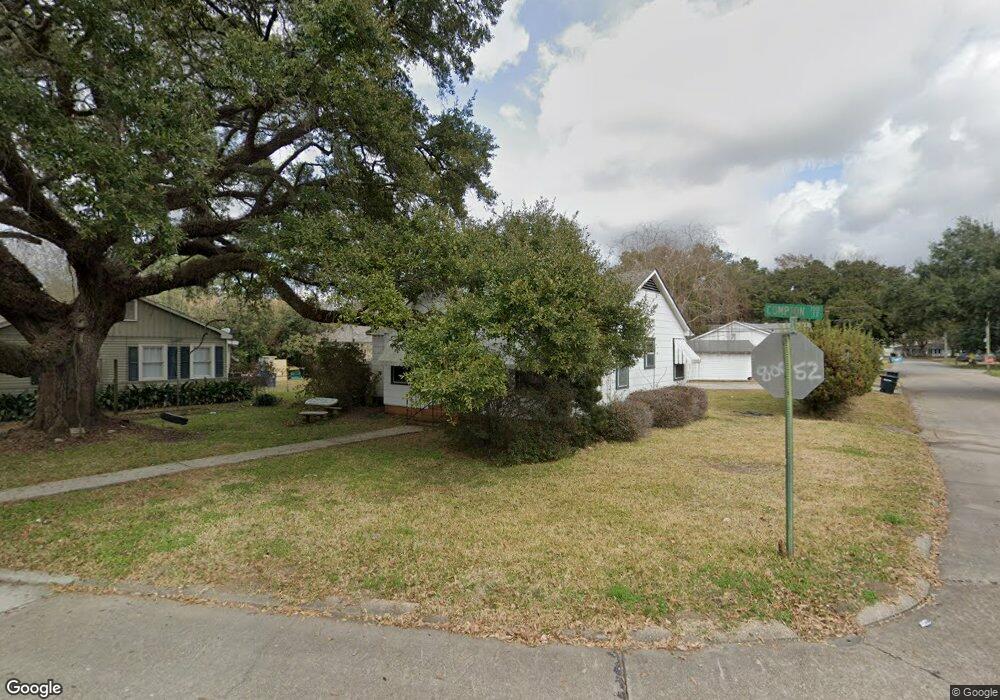 621 Compton St, New Iberia, LA 70560 - photo 1