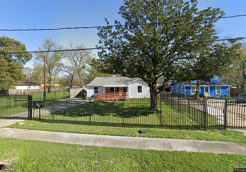 4018 Wipprecht St, Houston, TX 77026 - photo 1