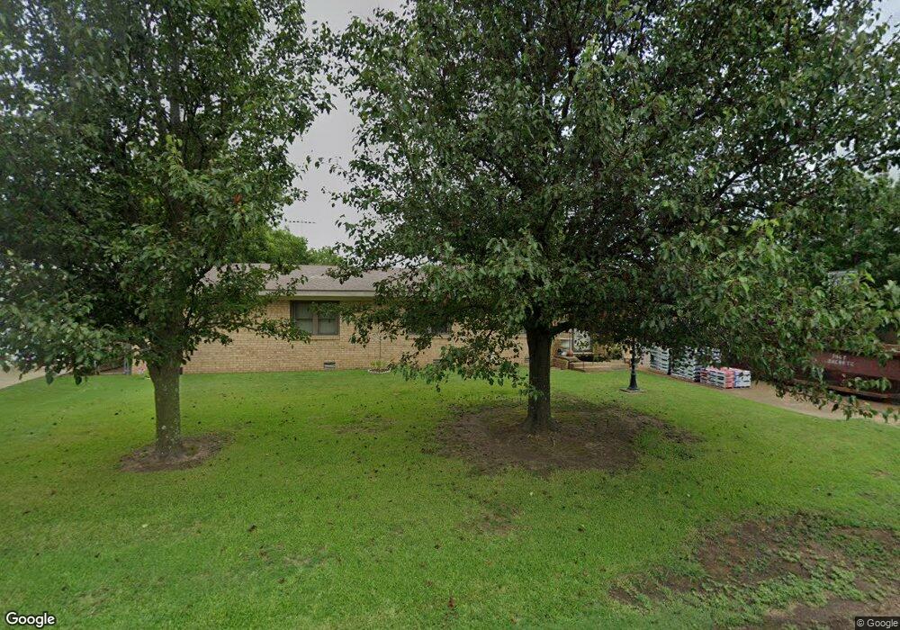 511 E Victor St, Hugo, OK 74743 - photo 1