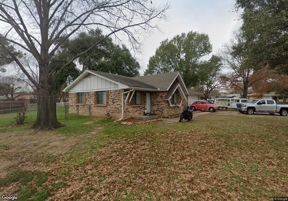 701 Oakwood Ave, Hurst, TX 76053 - photo 1
