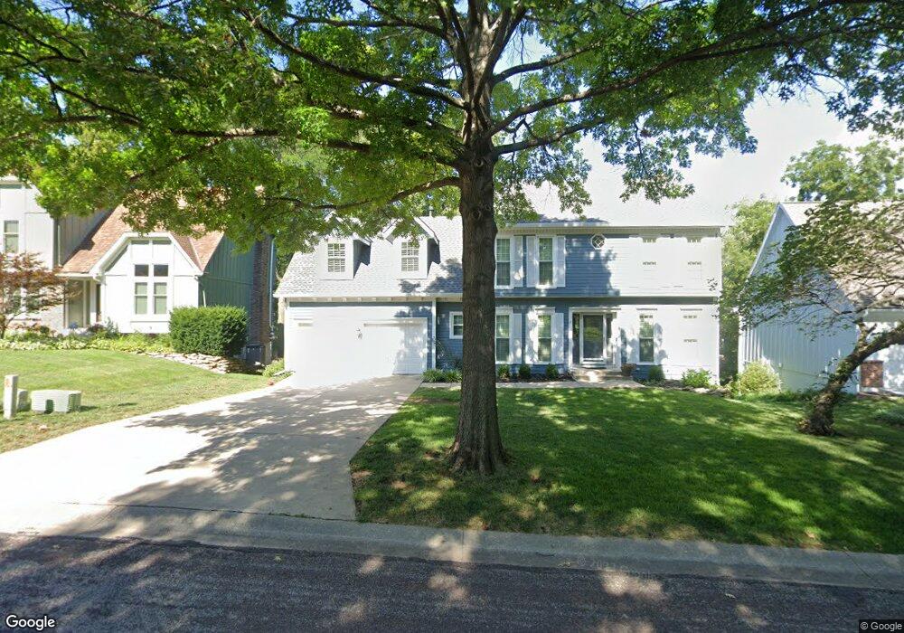 15608 Maple St, Overland Park, KS 66223 - photo 1