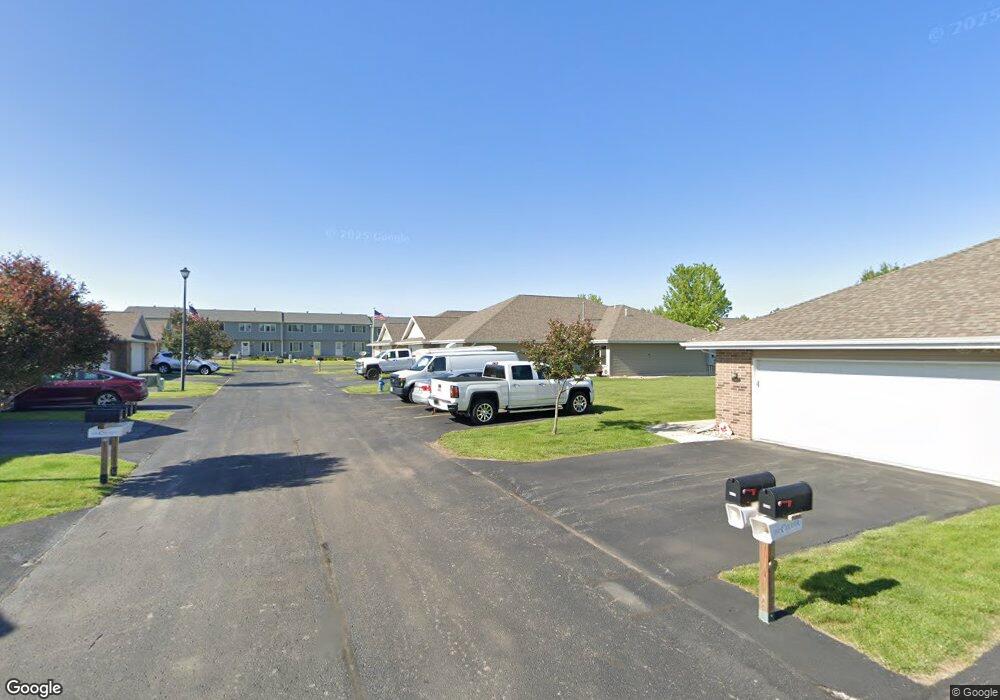 1405 Asbury Ln, Waterloo, IA 50701 - photo 1