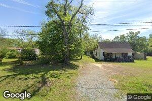914 N Peachtree St, Doerun, GA 31744