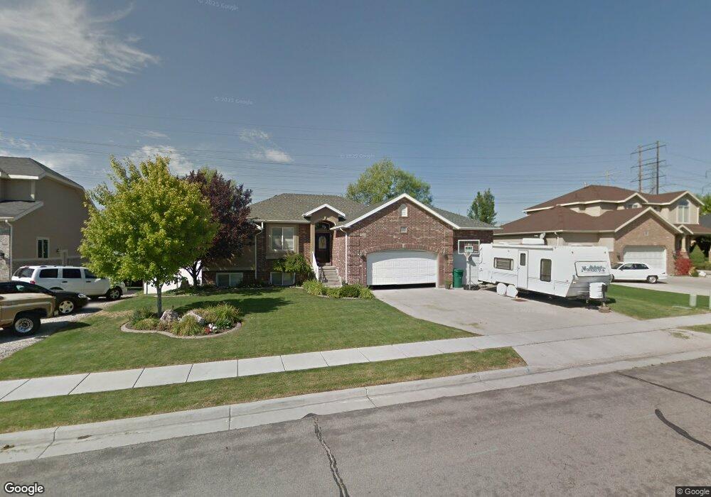 1022 S Bridge Creek Ln W, Layton, UT 84041 - photo 1