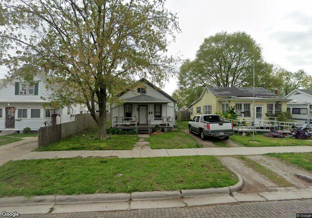 1218 Pekin St, Lincoln, IL 62656 - photo 1