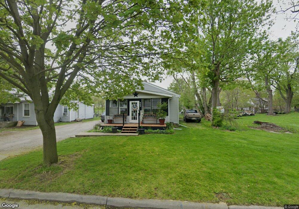 942 Howell Ave, Adrian, MI 49221 - photo 1