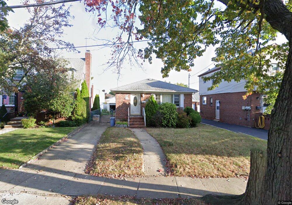 1090 Tulip Ave, Franklin Square, NY 11010 - photo 1