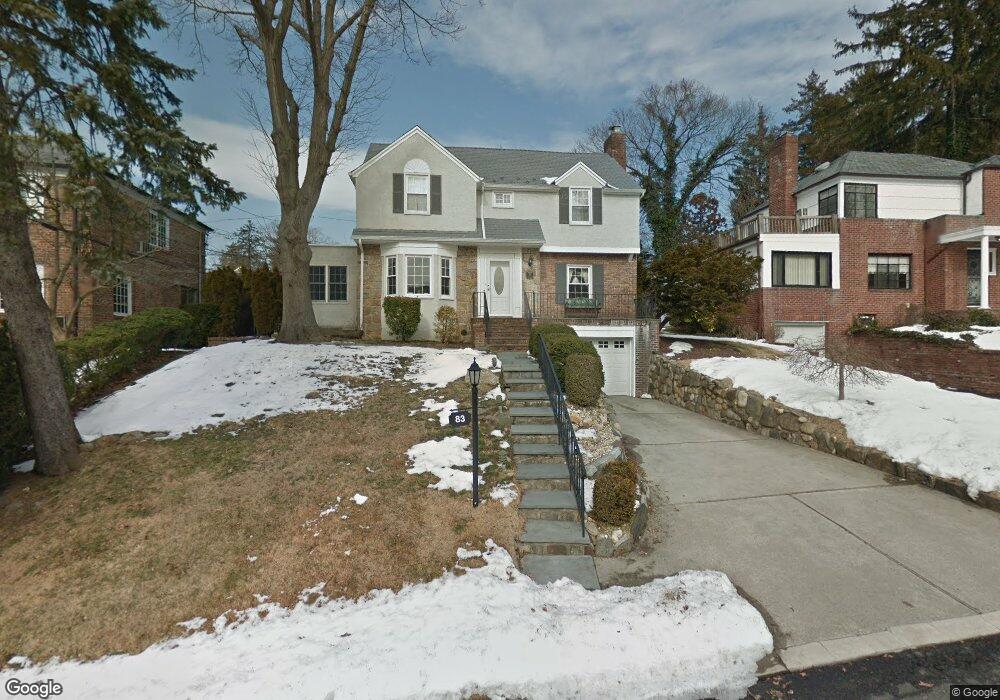 83 Shoreview Rd, Manhasset, NY 11030 - photo 1