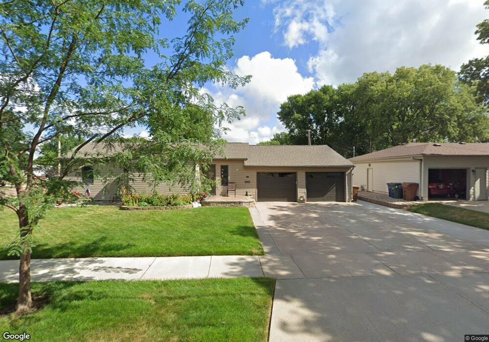 1400 E 4th Ave, Mitchell, SD 57301 - photo 1