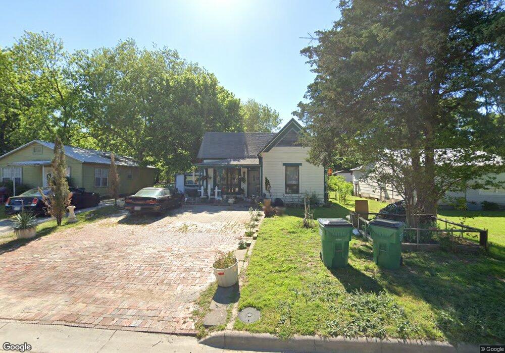 1425 Rice Ave, Gainesville, TX 76240 - photo 1